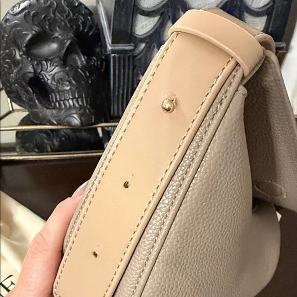 Tan Inspired Leather Women's shoulder Bag - Picture 5 of 11